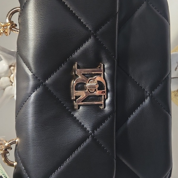 Badgley Mischka Handbags - Badgley Mischka Quilted bag NWT